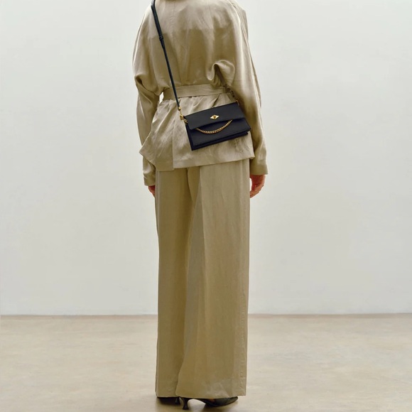 Métier Roma Mini Clutch - Picture 2 of 10